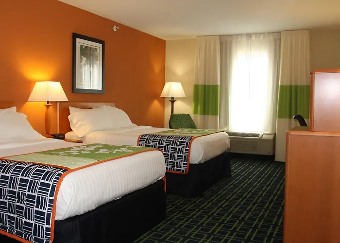 Hotel Fairfield And By Marriott