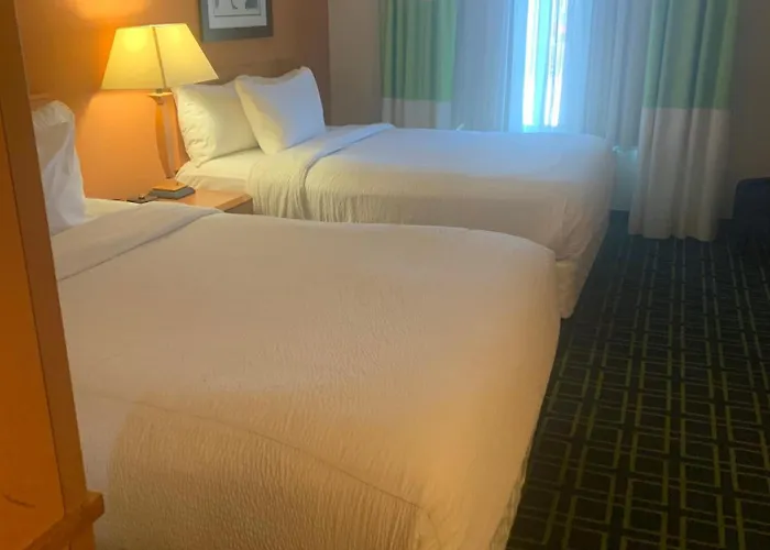 Hotel Fairfield And By Marriott Marion