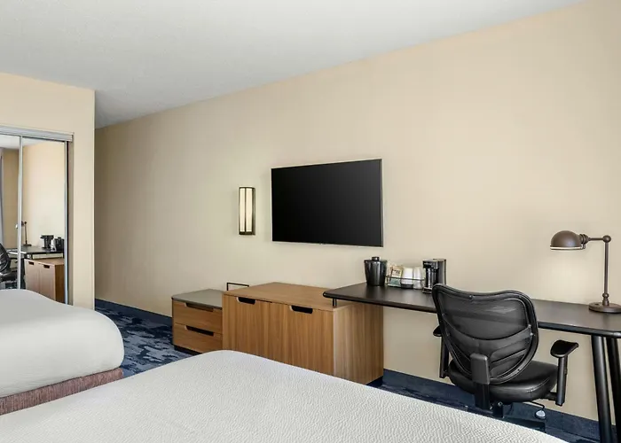 Hotel Fairfield And By Marriott Marion