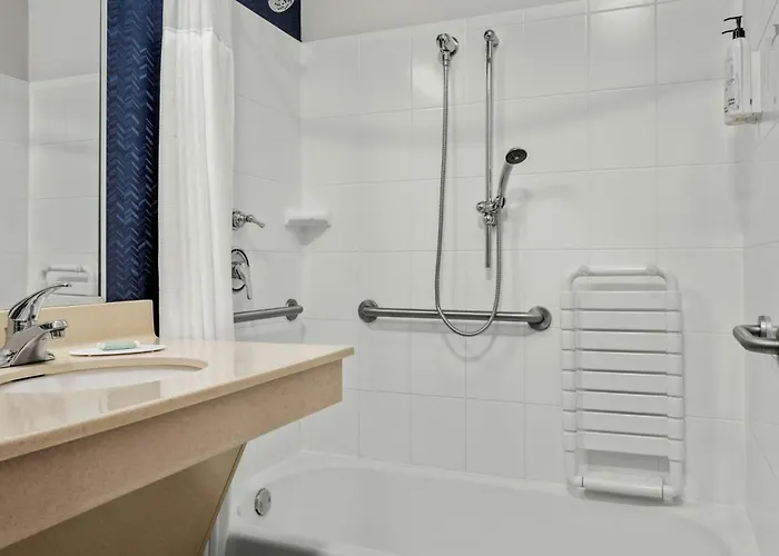 Hotel Fairfield And By Marriott 3*