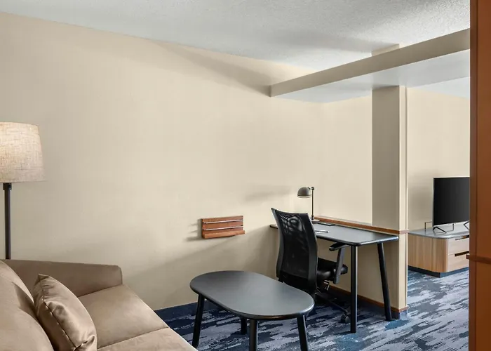 Hotel Fairfield And By Marriott Marion