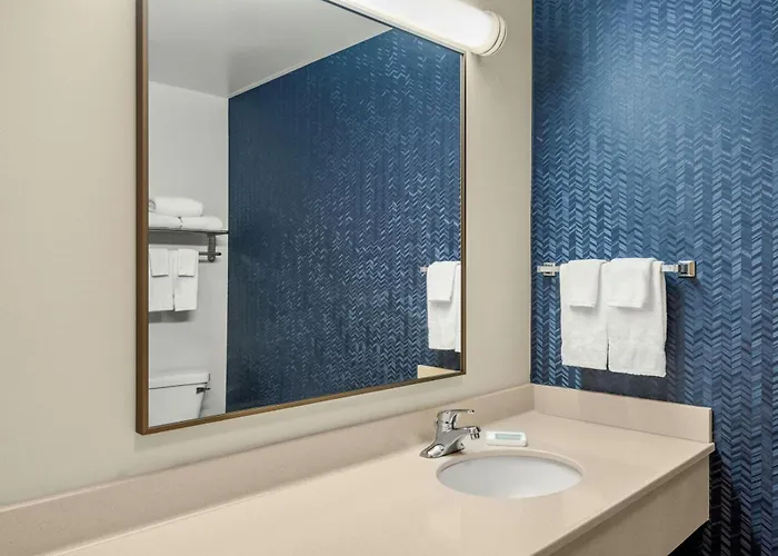 Fairfield And By Marriott 3*