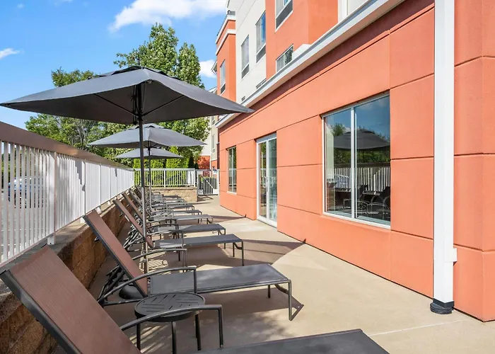Hotel Fairfield And By Marriott Marion
