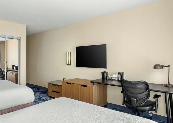 Fairfield And By Marriott 3*
